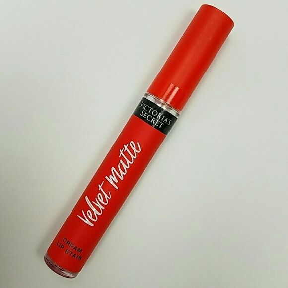 Victoria's Secret Velvet Matte Electric NWT - Picture 2 of 4